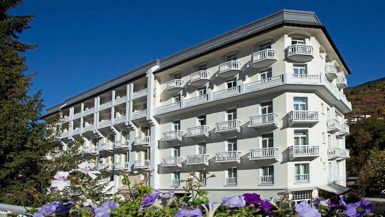 Mercure Brides Les Bains Grand Hôtel des Thermes Brides-les-Bains Exterior foto